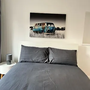 https://93-west-road.cambridgehotelsuk.com