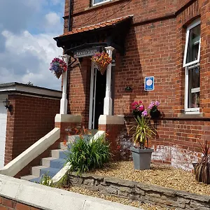 https://autumn-leaves-guest-house.yorkshirehotels.net