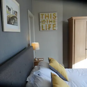 https://the-etherleigh-guest-house.yorkshirehotels.net
